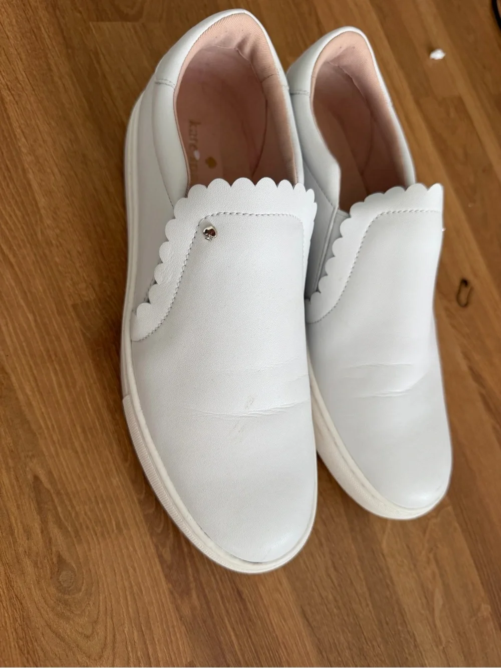 kate spade White Scallop-Trim Slip-On Sneakers with Pink Lining